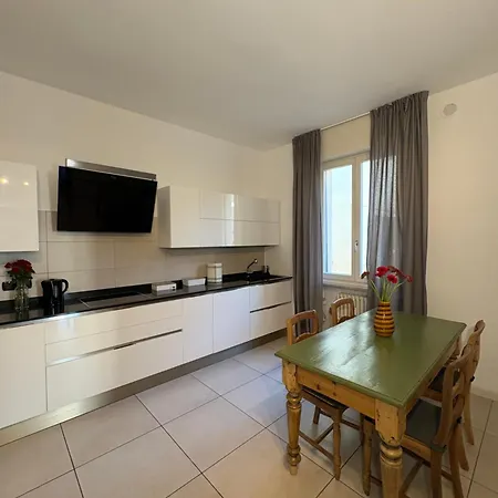 Affittacamere Catullo 12 *