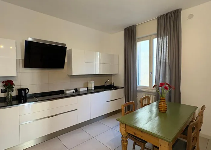 Affittacamere Catullo 12 *