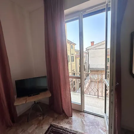 بيت ضيافة Catullo 12 فيرونا