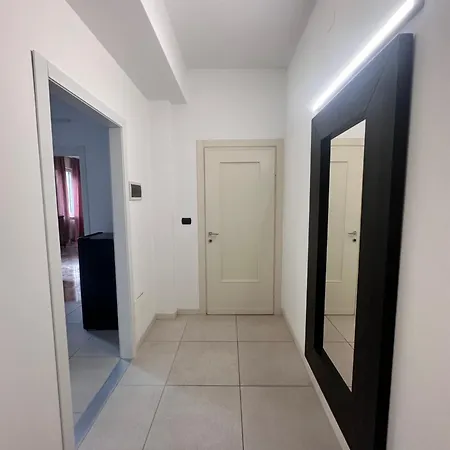 Catullo 12 فيرونا