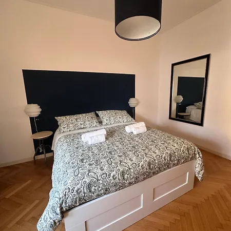 Catullo 12 فيرونا